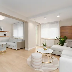 https://chilliapartamenty-zielone-tarasy-aleksander.kolobrzeghotels.com